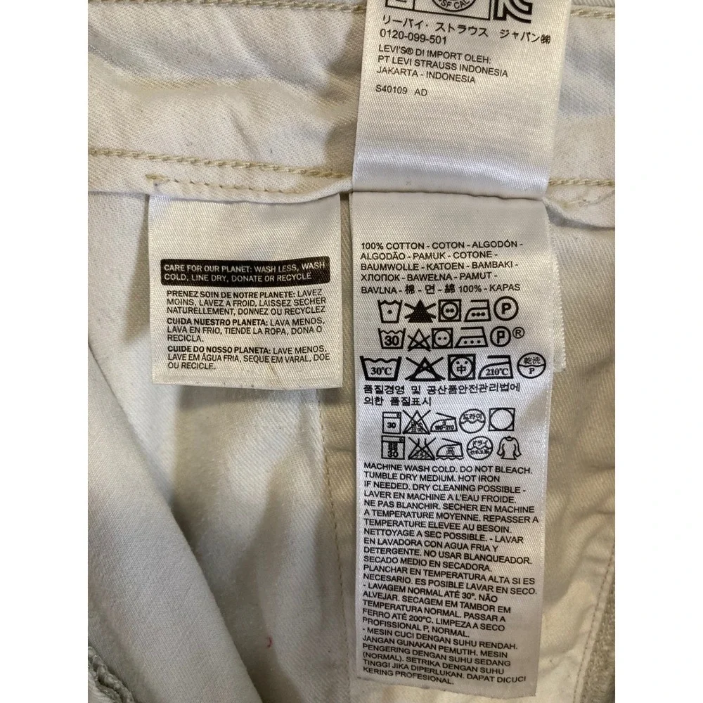 Rugged Utility Levi's Mens‎ 36 Cream Cotton Multi Pocket Cargo Shorts 12463-0028
